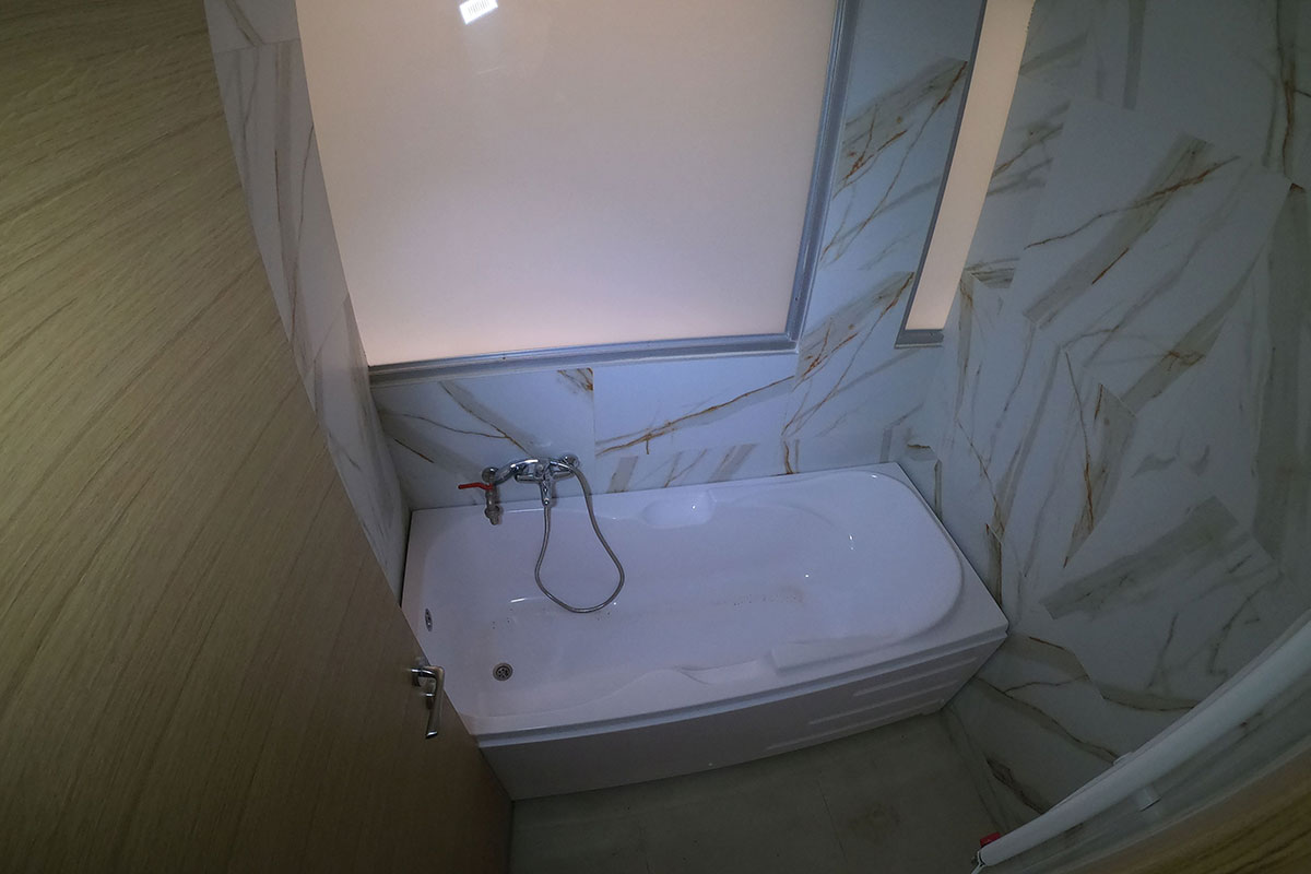 Tub with mineral water
